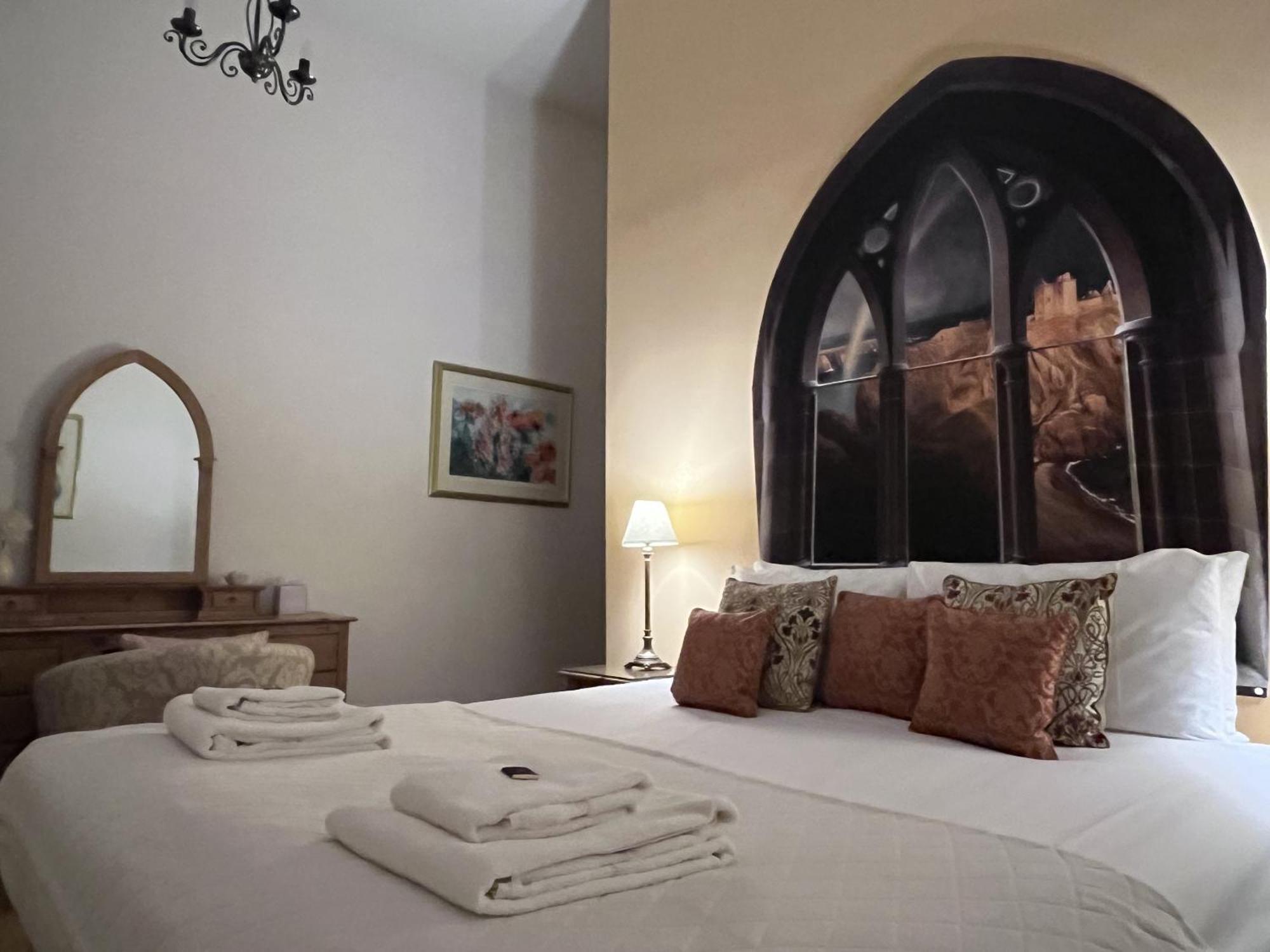 The Classrooms, Loch Ness Abbey - 142M2 Lifestyle & Heritage Apartment - Pool & Spa - The Highland Club - Resort On Lake Shores Fort Augustus Bagian luar foto